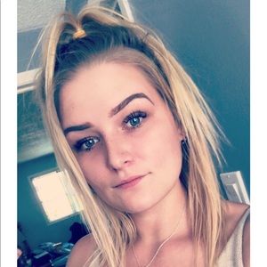 Meet your Posher, Becky